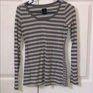 XS NOLLIE white & grey striped shirt